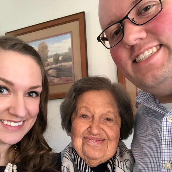 Meet your posher! - Picture 2 of 4